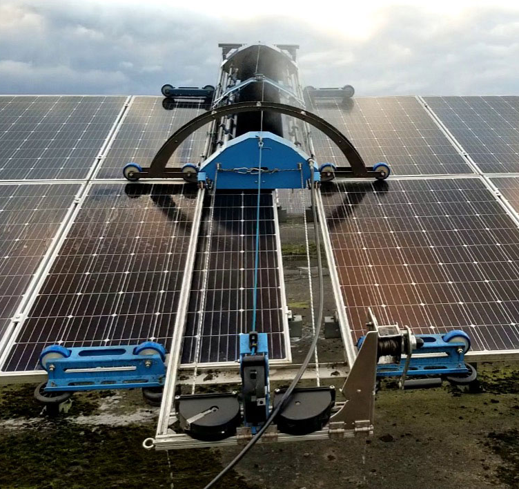 Robot nettoyeur PV pour centrales solaires au sol - WetSlider XL - Adaptable et haute performance_0