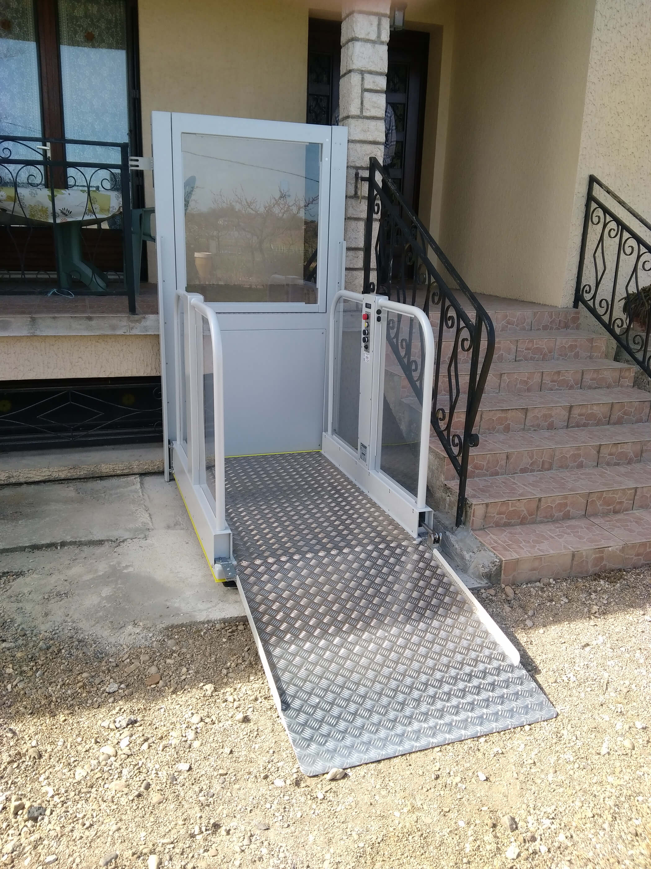 Plateforme PMR pour franchir des étages en toute autonomie