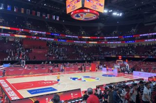 Tour de stade Indoor pour une vue imprenable sur le match_0