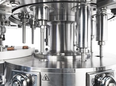 Capsuleuse à vis multi-têtes pour tous types de boissons_0