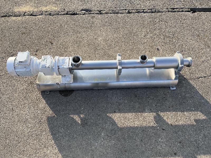 Pompe PCM Moineau MR13H6 - 0.6 à 2.2 m3/H - 3 bar - Moteur 0.9 kW - 1415 t/min_0