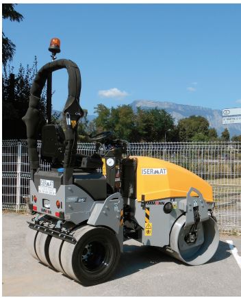 Compacteur mixte 120 cm, utilisé pour le compactage de remblais - disponible en location_0