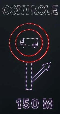 Signalisation dynamique urbaine et rurale - Panneaux lumineux à LED haute luminosité pour une meilleure visibilité et lisibilité_0
