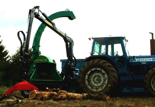 Broyeur de branches à 6 couteaux radiaux de 450 mm  - SUPER-PAIN 1300T option T sur essieu agricole_0