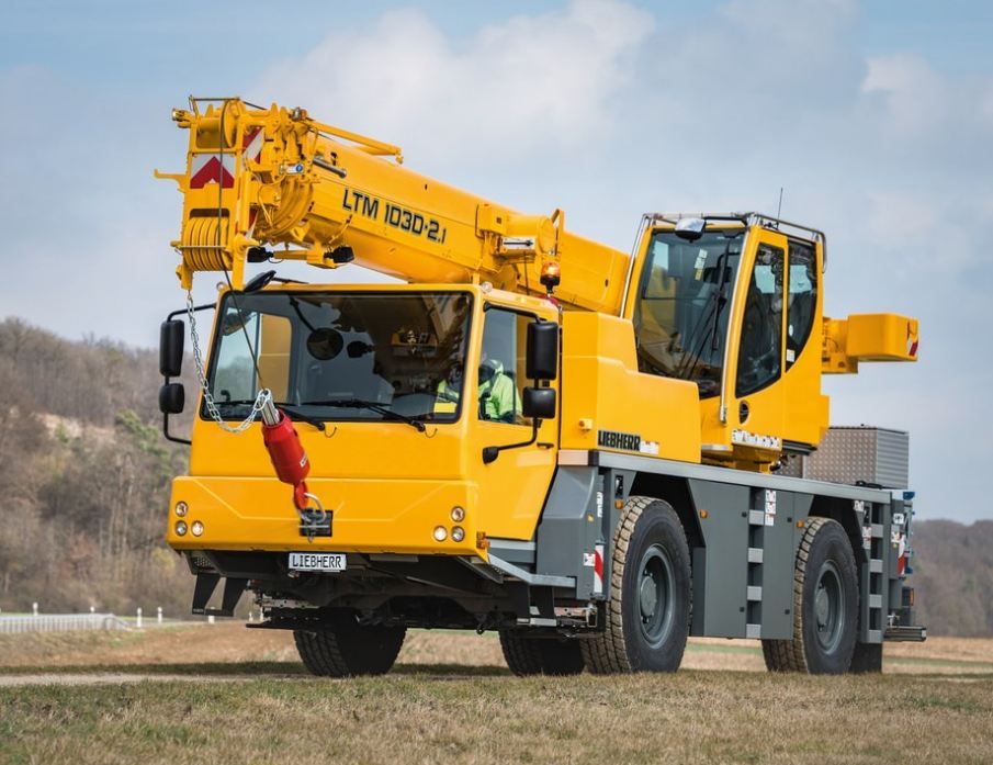Grue automotrice LTM 1030-2.1 - Liebherr - capacité de charge max 35 t - flèche télescopique 9,20 m à 30,00 m - moteur Mercedes-Benz_0