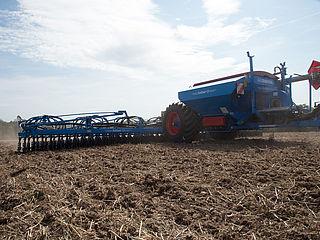 Semoir pneumatique traîné Solitair 12 - Lemken - largeur 8 à 12 m - trémie 5800 L_0