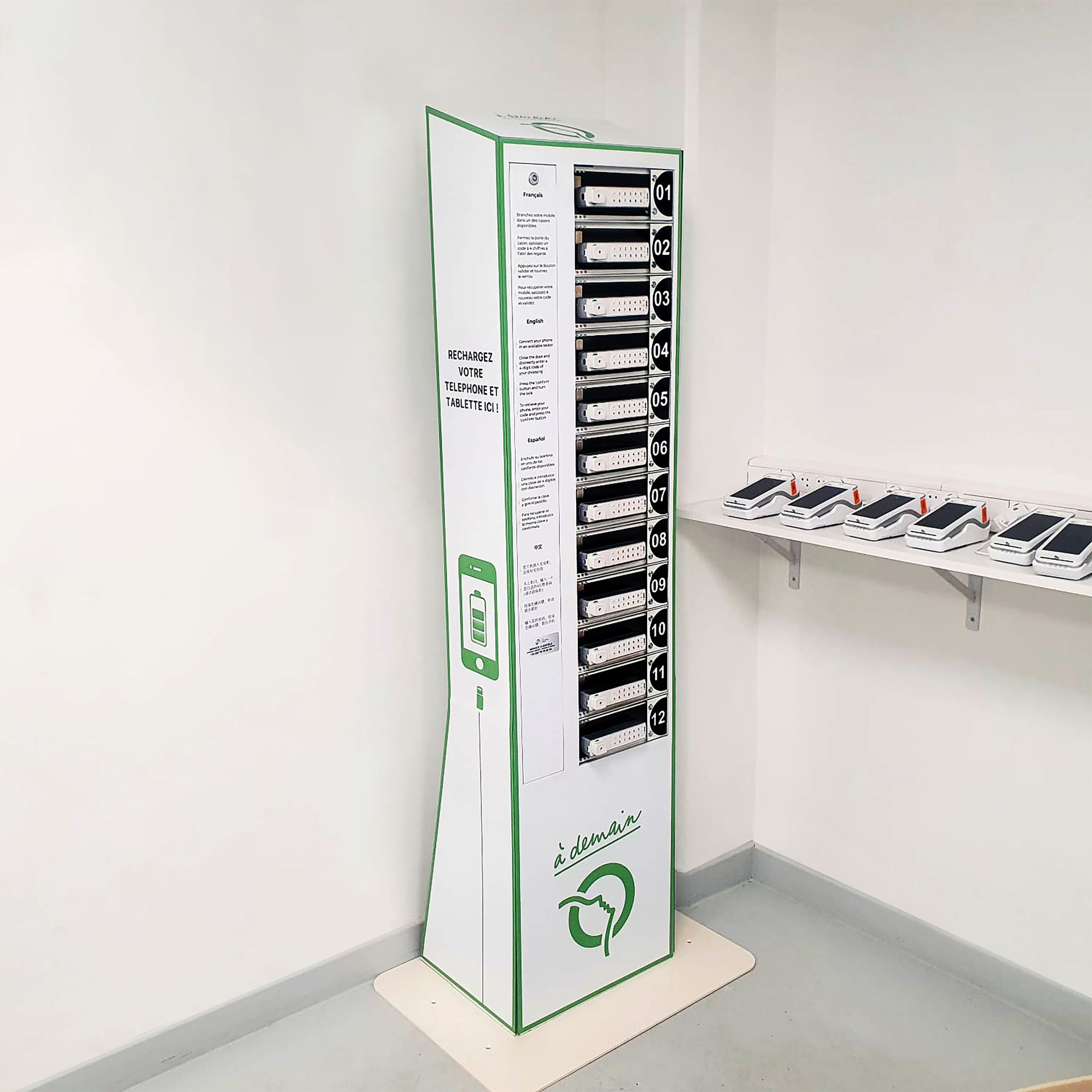 Casier connecté de recharge - 12 appareils électroniques sécurisés - Digicode - Câbles trident Lightning/Micro-USB/USB-C_0