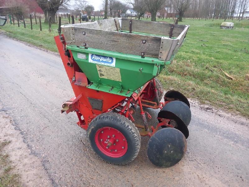 Planteuse de pommes de terre Remprodex 2 rangs à 75cm - 15 densités de plantation - Occasion_0