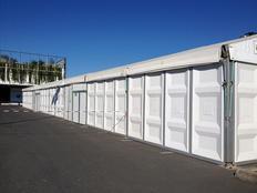 Tente de stockage fermée spacieux / structure fixe en aluminium / couverture multi-éléments / ancrage au sol avec platine / 25 x 25 x 3 m_0