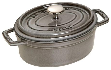 COCOTTE EN FONTE OVALE NOIR STAUB 17 CM