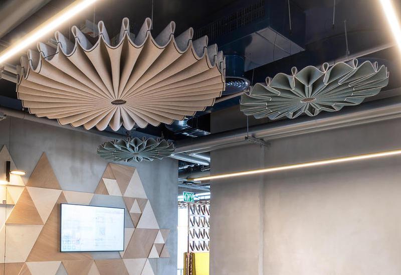 Panneau pour plafond en feutre acoustique BuzziPleat_0