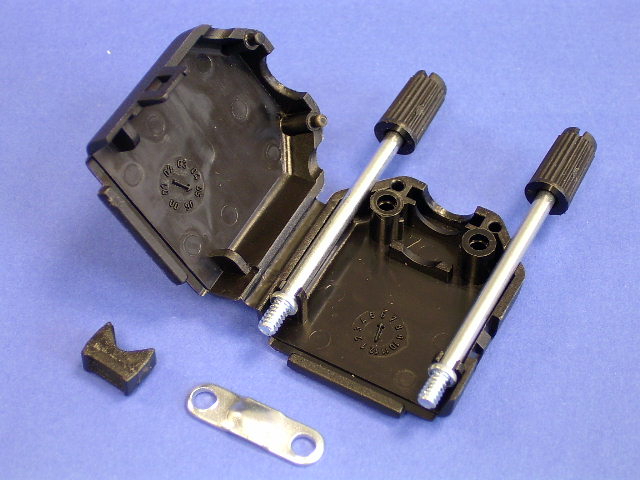 Capot plastique pour connecteur Sub D - Verrouillage à vis longues - Compatible câbles jusqu'à 12,5 mm_0