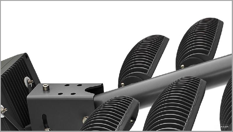 Projecteur de stade LED WS-STAD GEN6 - éclairage vertical longue distance avec options sans fil ou câblées_0