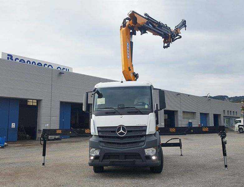 Grue auxiliaire medium 315 - Effer - pression 315 bar pour camions à 2 essieux_0