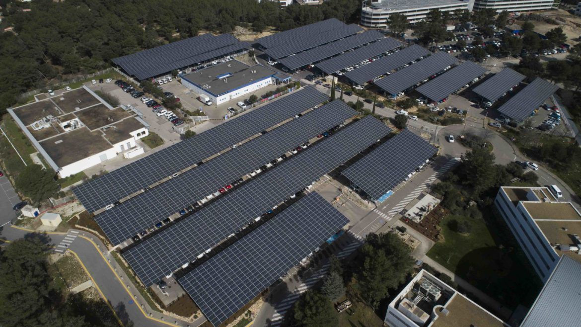 Ombrière de parking photovoltaïque - Urbasolar - puissance 2.45 MWc avec éclairage nocturne et bornes de recharge_0