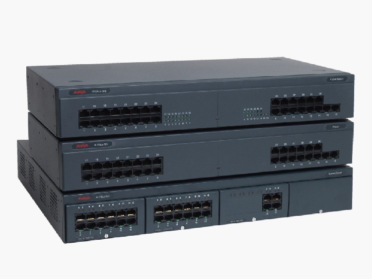 PLATE-FORME AVAYA IP OFFICE SERVEUR DE COMMUNICATION