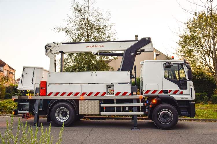 Xtenso 4 camion nacelle télescopique version plateau et coffres - 21m_0