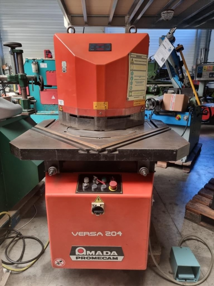Encocheuse hydraulique à angle fixe - AMADA 205x205x4 - Année 1996 - 4 kW_0