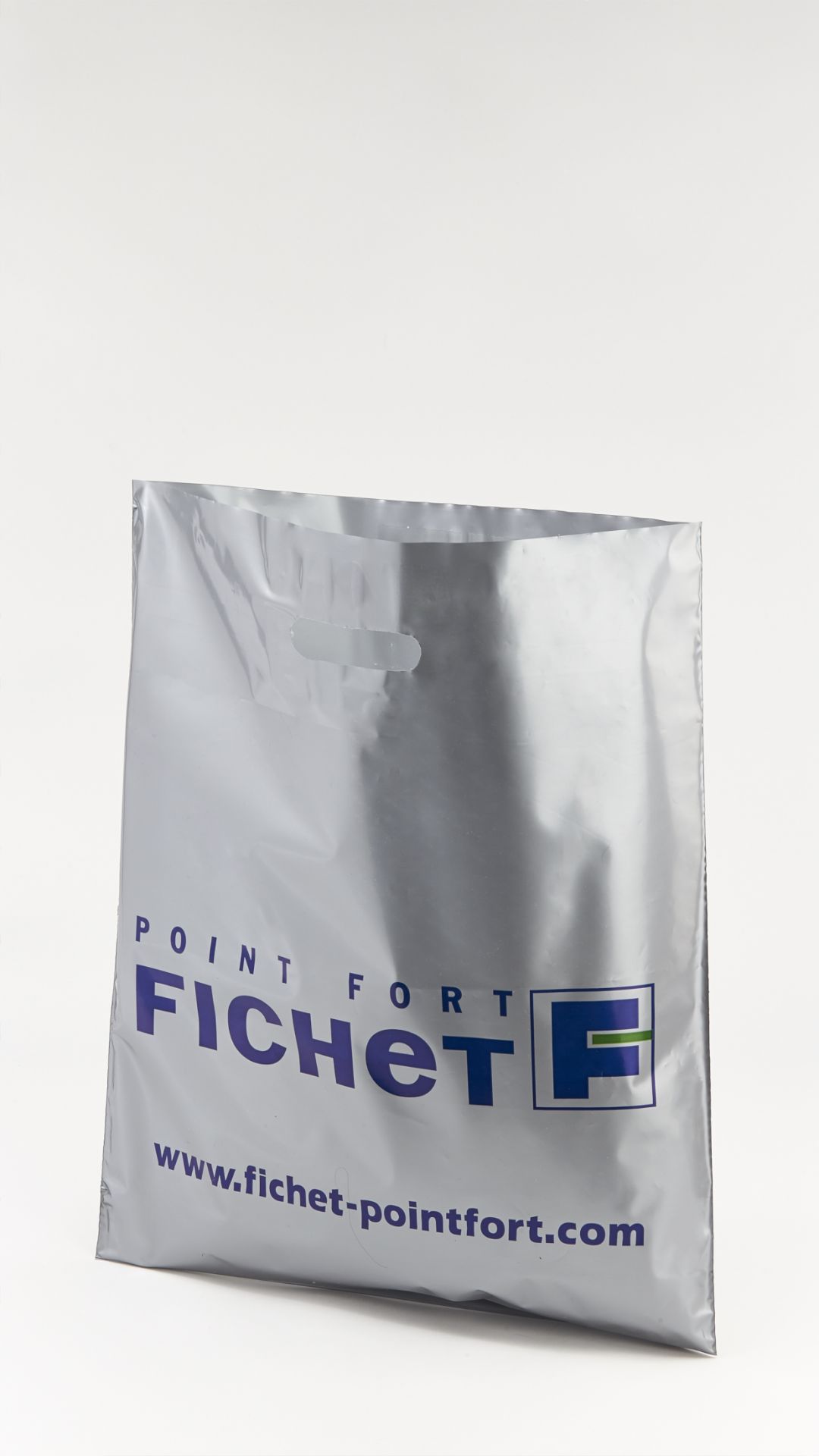 Sac en plastique - poignées découpées simples - personnalisable en polyéthylène basse ou haute densité_0