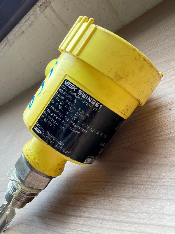 Commutateur vibrant avec tube d'extension pour liquides vegaswing 61 atex inutilisé - référence                        :                         c8331_0