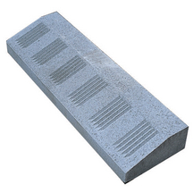 Bordure pour îlot directionnel I1 - longueur 0,50m - quartz - béton français_0