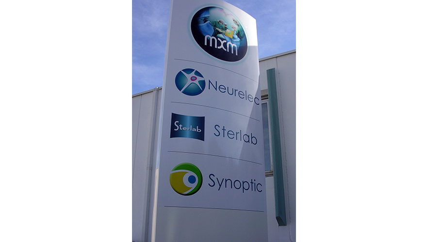 Totem polyvalent d'intérieur - Support de communication visuelle pour entreprises - Création sur mesure par PANO Nice Ouest_0