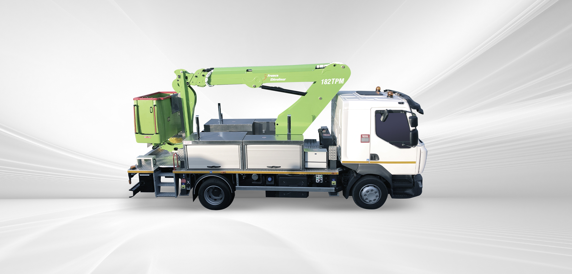 Camion nacelle Renault D12 - châssis cabine 182 TPM - 12 tonnes - hauteur de travail 17,70 m_0