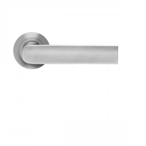 POIGNÉES DE PORTE SUR ROSACES RONDES SÉRIE ER 51 LONDON - INOX SATINÉ -BEC DE CANE KARCHER DESIGN