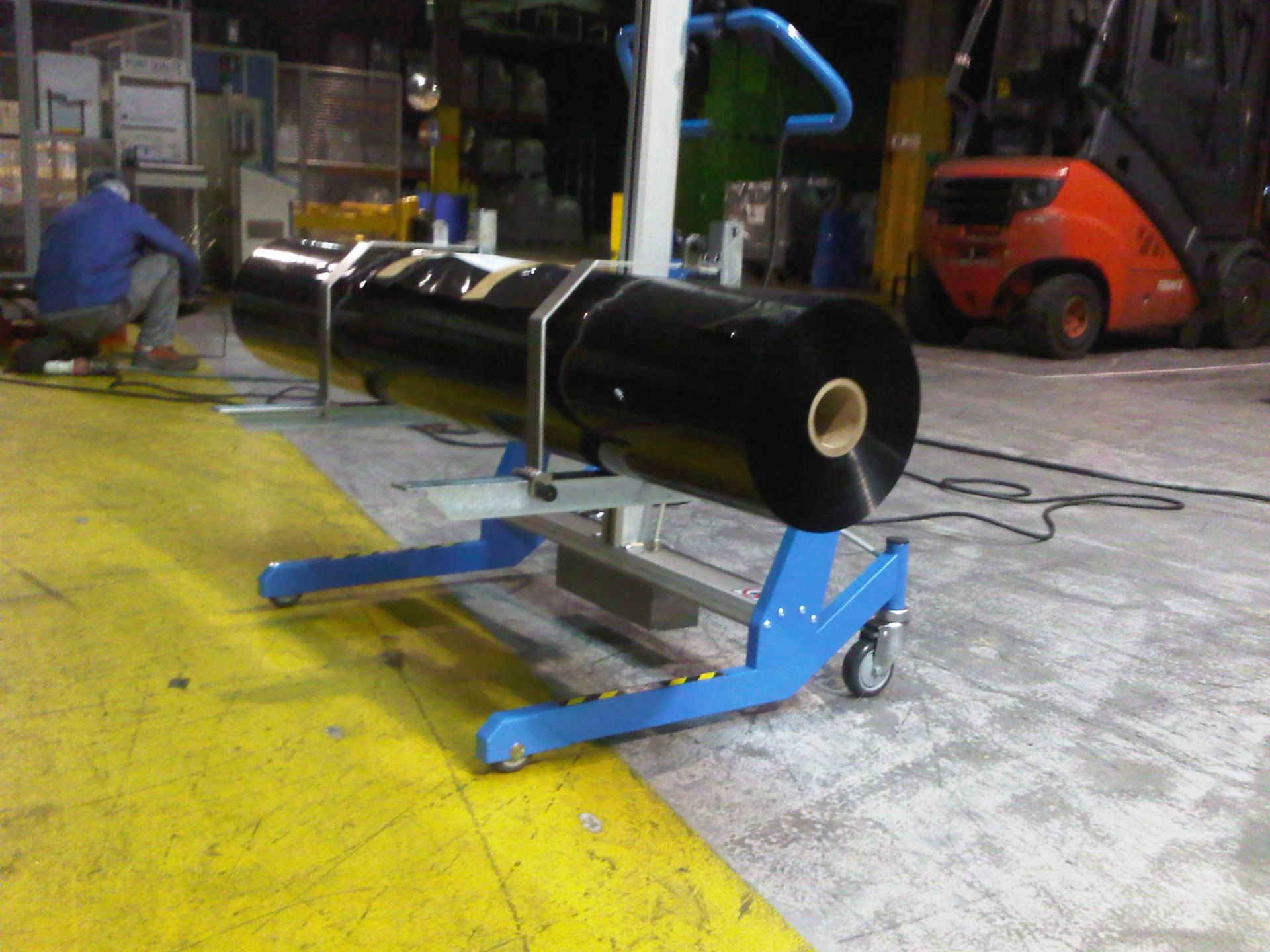 Chariot électrique pour bobines de grandes dimensions - modulable et robuste - INGENITEC_0
