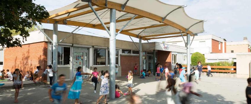 Préau scolaire 99 m² - Charpente mixte bois lamellé-collé et acier galvanisé - Membrane textile - Sur mesure_0