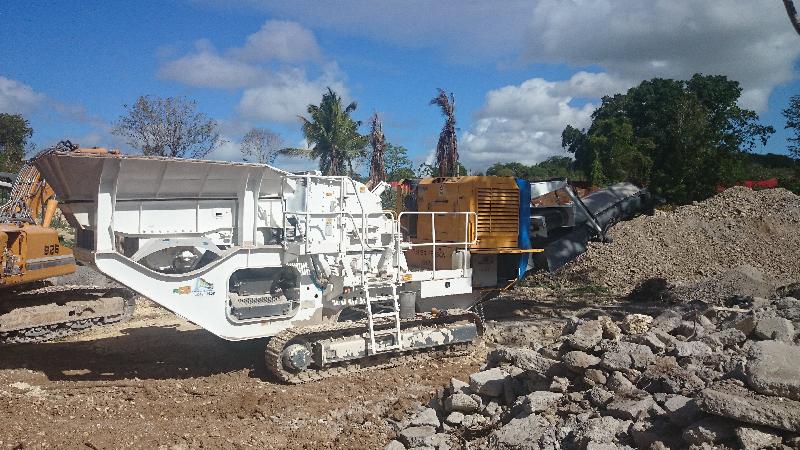 Concasseur à percussion sur chenilles - Powerscreen XH250_0
