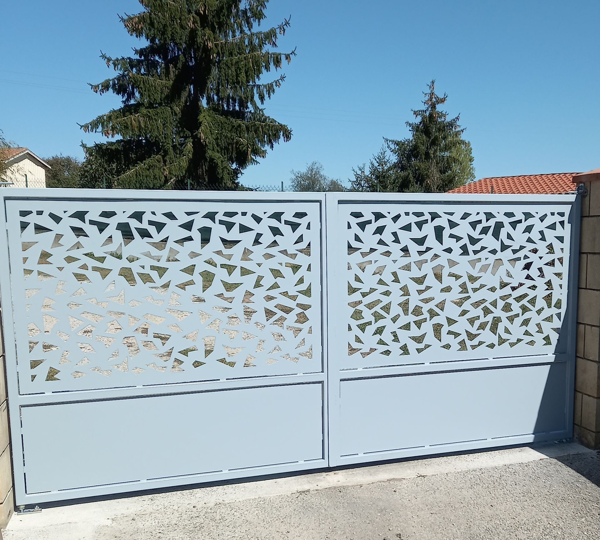 Portail battant en acier thermolaqué - dimensions 3m x 1m50 - personnalisation sur demande_0