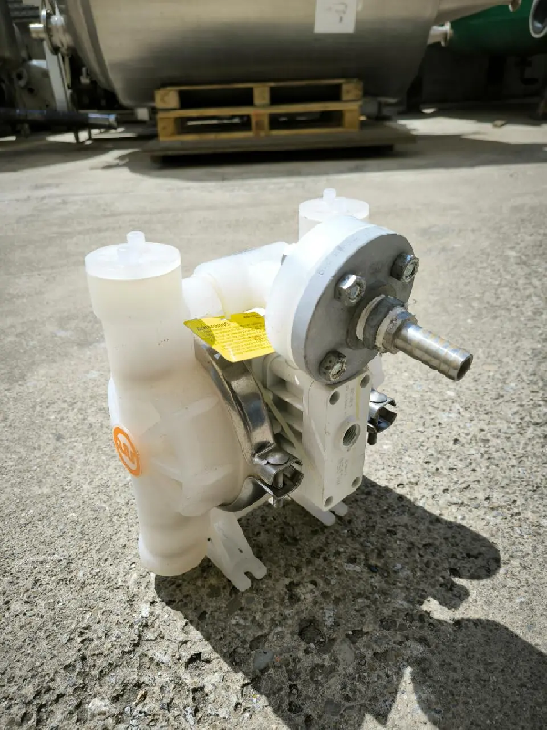 Pompe pneumatique sauvage_0