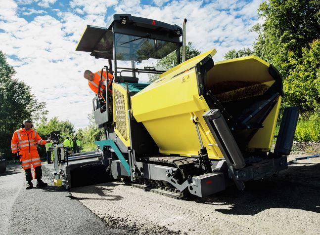 FINISSEUR sur chenille idéal pour les travaux de Routes nationales - Ammann AFT 400-3_0