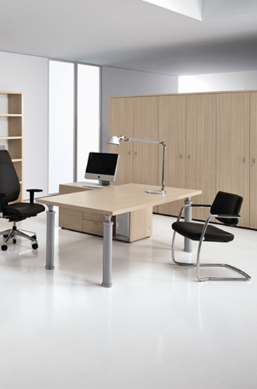 Tables de réunions Studio by Babini - ronde - wengé, verre et aluminium - pour 3 à 5 personnes_0