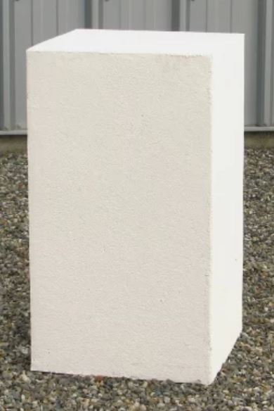 Borne en béton Carrée Usclat - angles vifs chanfreinés, douille de levage, traitement anti-taches - 41 x 41 x 72 cm, 270 kg_0