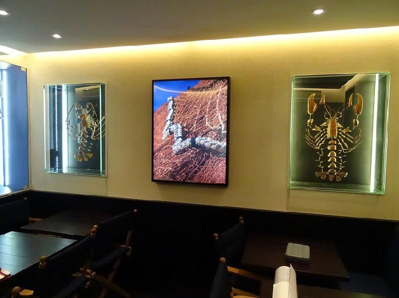 Marquage adhésif pour vitrine - plaques et produits divers pour enseignes personnalisées_1