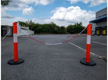 Poteau de jalonnement en polyéthylène avec base lestée - STI Balisage routier_0