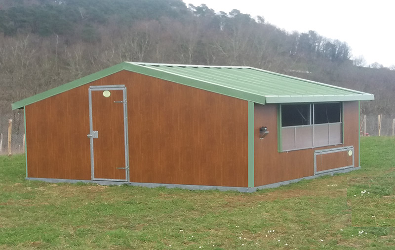 Cabane avicole deplaçable en bois 30m2_0