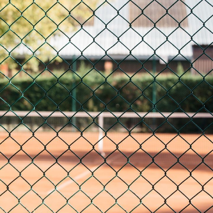 Clôture grillagée pour tennis - hauteur 3 à 4m - fil galvanisé plastifié vert_0