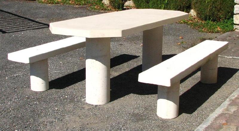 TABLE PIQUE-NIQUE EN BÉTON 
