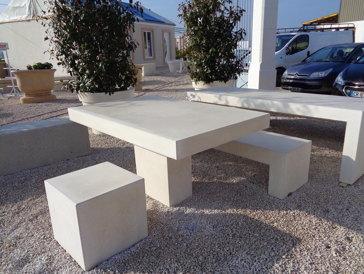 Protection et anti-stationnement en béton - modèle cube - finition lisse - Alento_0