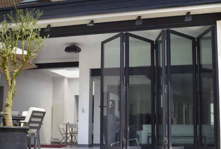 Porte repliable, ou porte accordéon sur mesure en aluminium - GRI Fabricant_0