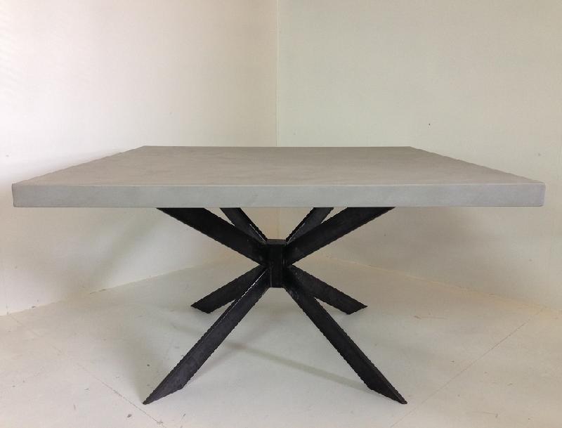 Table a manger carree beton cire avec pietement x (6 teintes au choix)