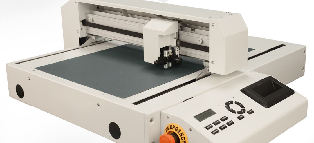 Table de découpe à plat compacte Secabo FC50 - Pour vinyles, papiers, cartes, cartons et plastiques souples à semi-rigides_0