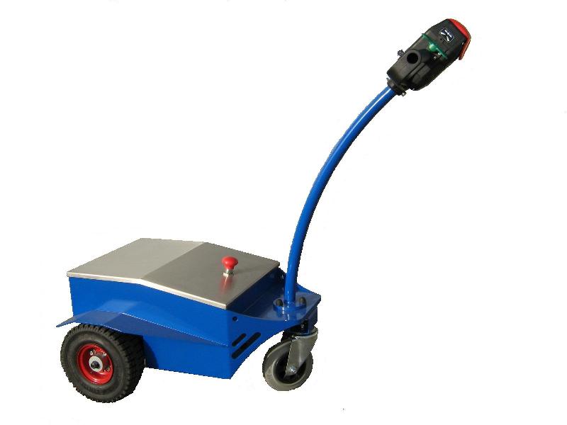 Tracteur-pousseur T300 - capacité de traction 1 000 kg - autonomie 5h_0