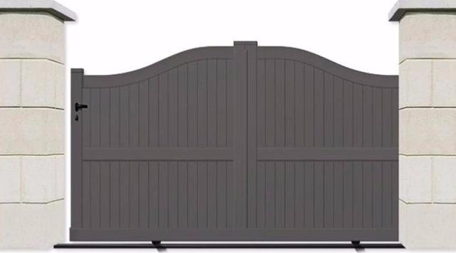 Portail coulissant à rail / chapeau de gendarme / plein / en aluminium_1