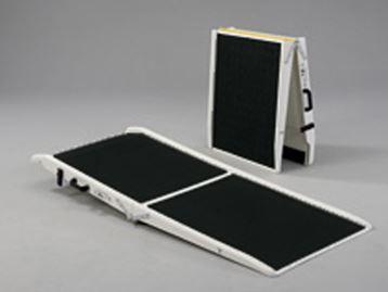 Rampe amovible pour PMR en fibre de verre - Scooter ramp - Légère et portable_0