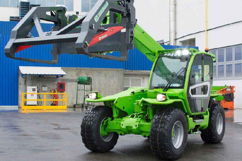 Chariot télescopique Merlo Panoramic 72.10 - moteur 55,4 kW - hauteur de levage 9,6 m - vitesse 40 km/h_0