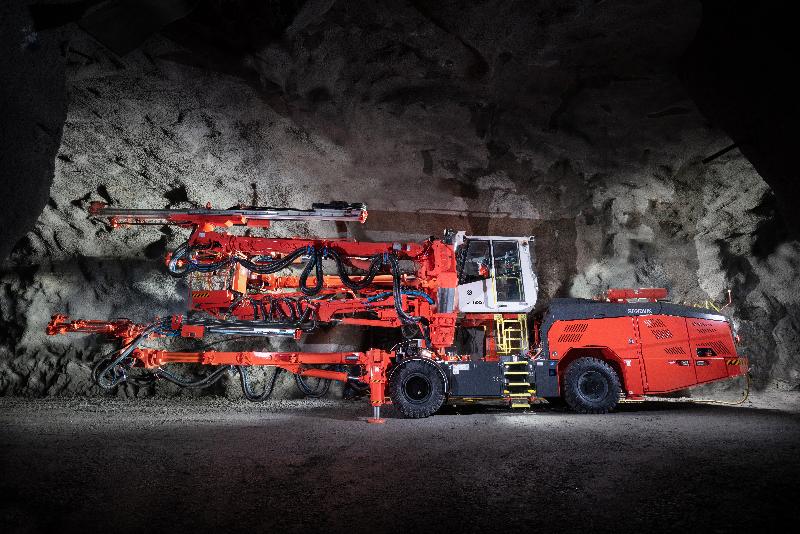 Jumbo DT1232i pour creusement de tunnel - entièrement automatisé avec marteau hydraulique haute fréquence RD535_0